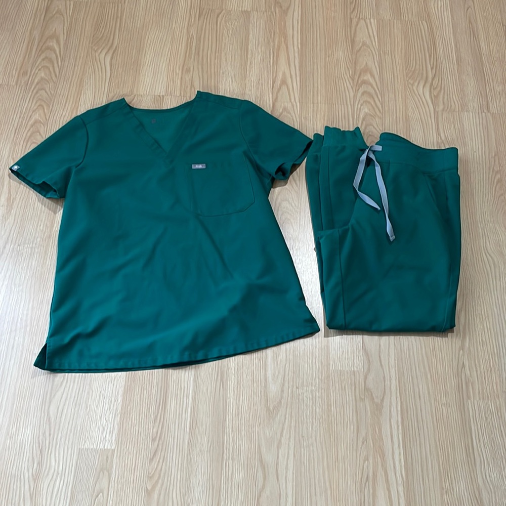 Hunter Green Figs Scrubs Catarina & Zamora Joggers